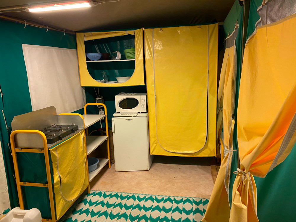 Bungalow en toile, vue intérieur