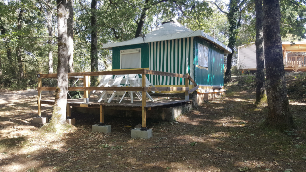 Bungalow en toile, vue extérieure